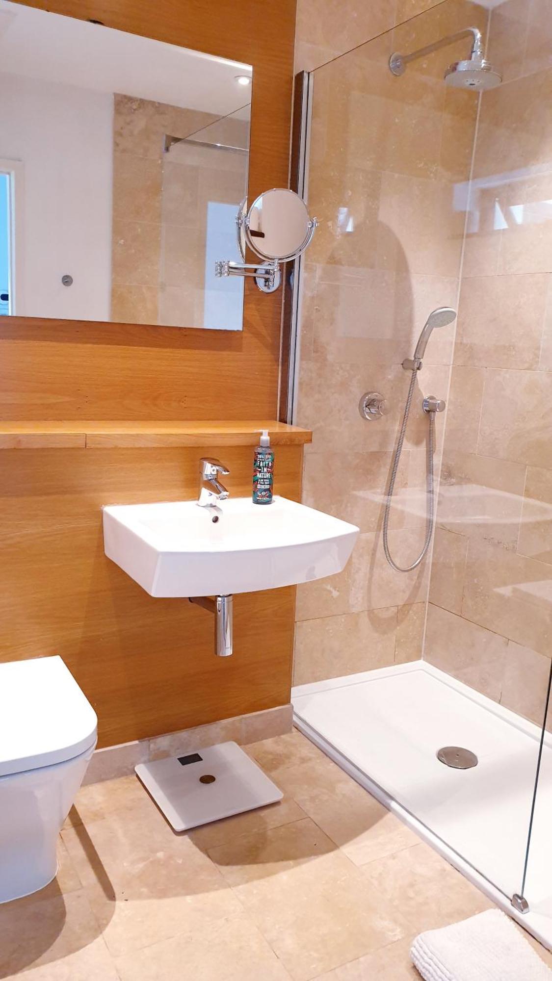 Island Retreat With Hottub Villa West Mersea Ngoại thất bức ảnh